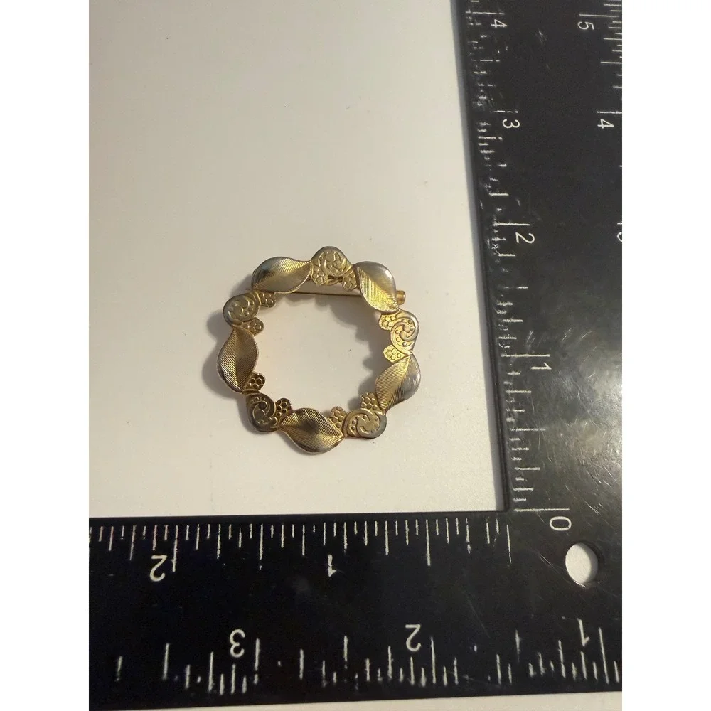 Vintage Gold Silver Tone Wreath Brooch Leaf Scroll Circle Pin Two Tone Jewelry